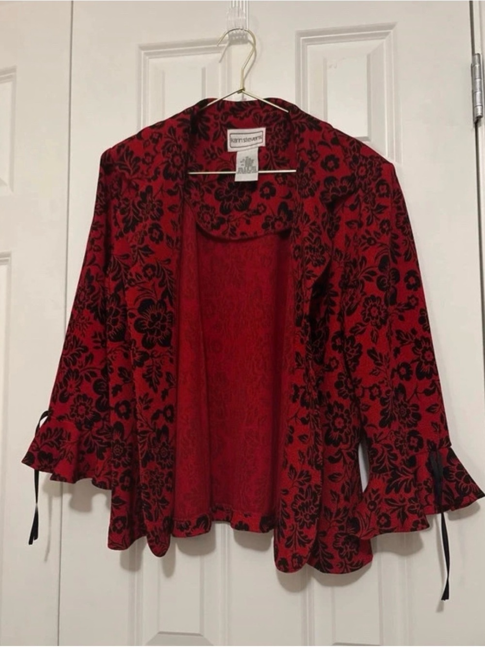 Karin Stevens bell sleeve blouse
